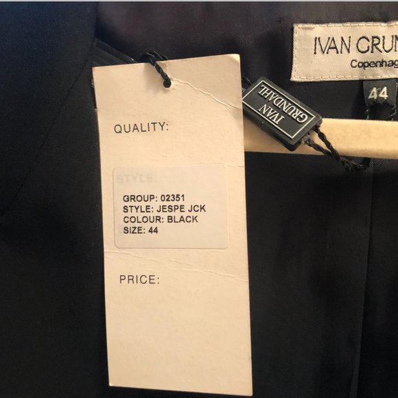 Ivan Grundahl beautiful black jacket with tool bottom never worn. - Picture 12 of 12